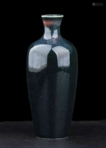 A DARK GREEN GLAZED PORCELAIN SMALL MEIPING VASE