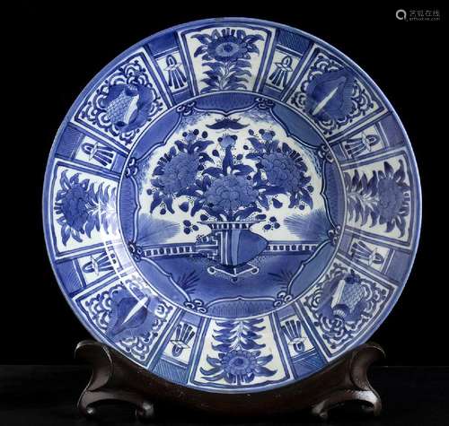 A 'BLUE AND WHITE' PORCELAIN LARGE DISH