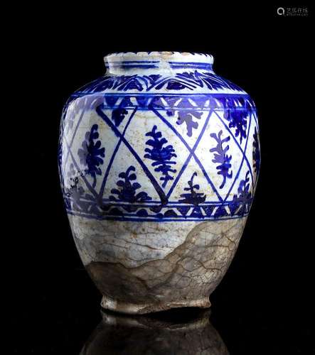 A 'BLUE AND WHITE' CERAMIC VASE