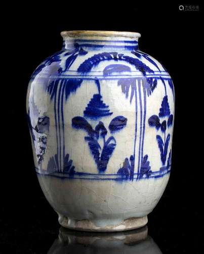 A 'BLUE AND WHITE' CERAMIC VASE