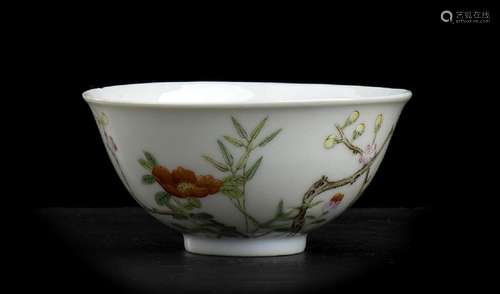 A POLYCHROME ENAMELED PORCELAIN SMALL BOWL