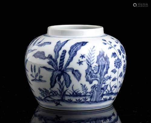 A 'BLUE AND WHITE' PORCELAIN SMALL JAR