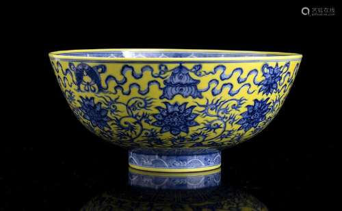 A YELLOW GROUND AND UNDERGLAZE BLUE ENAMELED PORCELAIN LARGE...