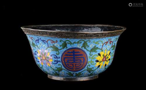 A CLOISONNÉ<br />
ENAMELED METAL LARGE BOWL