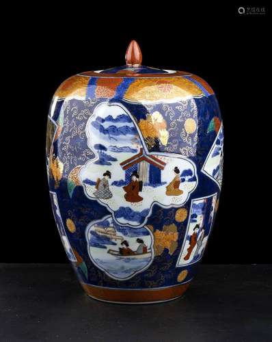 A POLYCHROME ENAMELED ‘KUTANI’ PORCELAIN JAR AND COVER