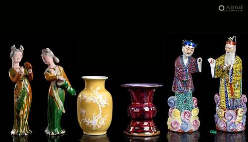 SIX GLAZED AND ENAMELED CERAMIC AND PORCELAIN ITEMS