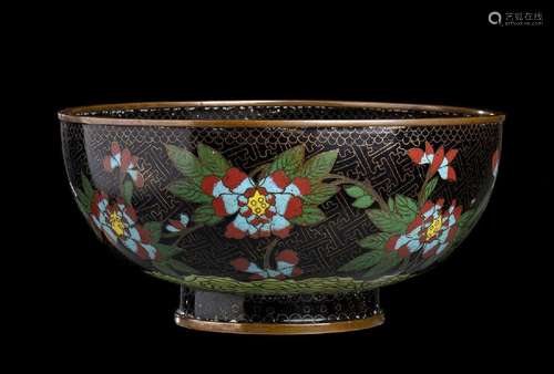 A CLOISONNÉ<br />
ENAMELED METAL BOWL