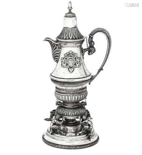 Samovar. Argento fuso, sagomato e cesellato. Argenteria arti...