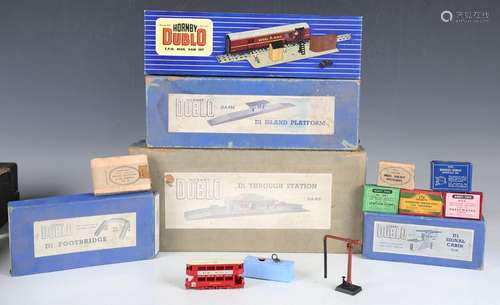 A collection of Hornby Dublo three-rail items