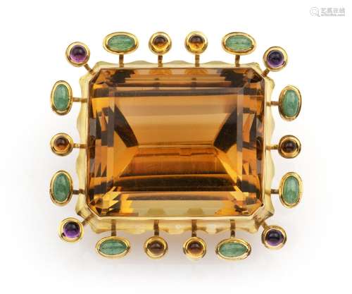 An 18k gold citrine brooch