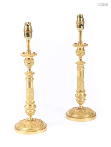 A PAIR OF GILT METAL TABLE LAMPS