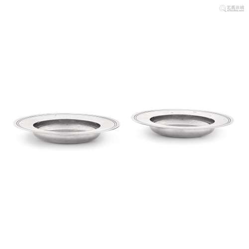 A pair of small Armada dishes, Asprey, London, 1988