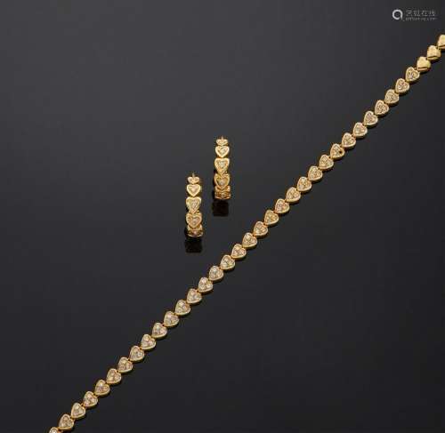 DEMI-PARURE en or jaune comprenant un long collier composé d...