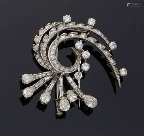 BROCHE bouquet rayonnant en or gris, sertie de diamants bril...