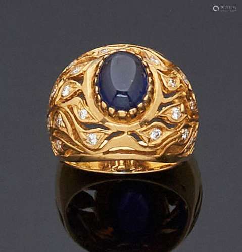 BAGUE jonc en or jaune 750 mm ciselé, motifs ajourés à l`ind...