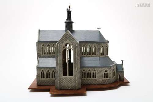 Houten schaalmodel van een kerk