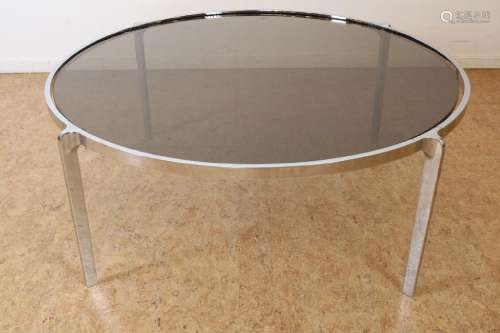 Verchroomde salontafel met glazen blad