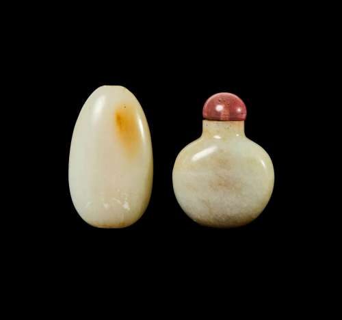 A CHINESE WHITE JADE PEBBLE & SNUFF BOTTLE WITH SEMI PRE...