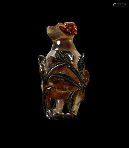 A LARGE CARVED CHINESE LIDDED BEIJING GLASS BOTTLE, REPUBLIC...