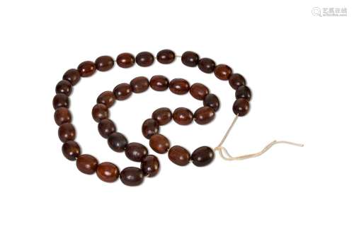 A STRING OF LARGE ZITAN WOOD BEADS, 19TH CENTURY