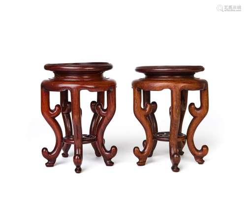 A PAIR OF CHINESE WOODEN STANDS, QING DYNASTY (1644-1911)