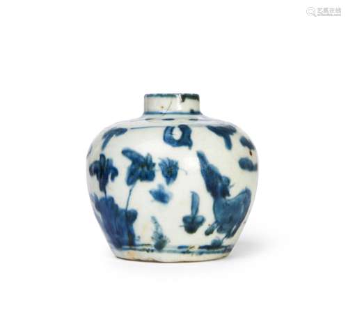 A CHINESE BLUE & WHITE JAR, MING DYNASTY (1368-1664)