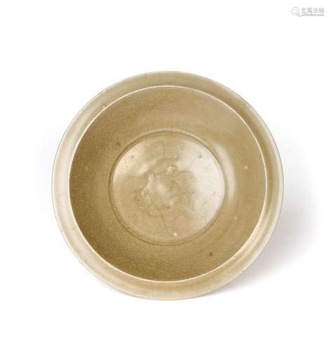 A CHINESE LONGQUAN CELADON DISH, YUAN DYNASTY (1271-1368)