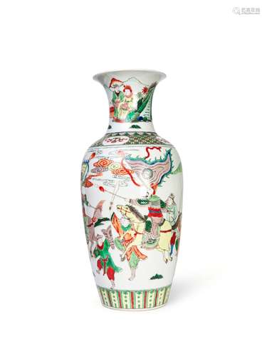 A CHINESE FAMILLE VERTE VASE DEPICTING WAR SCENES, QING DYNA...