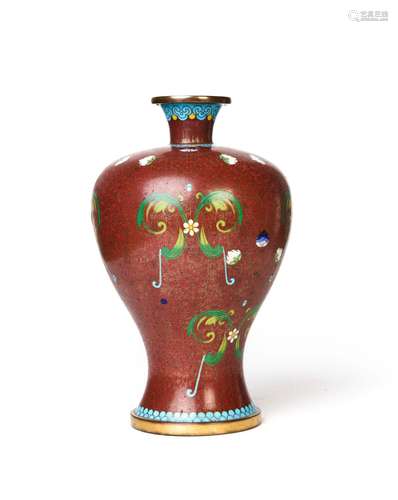 A CHINESE CLOISONNE VASE, QING DYNASTY (1644-1911)