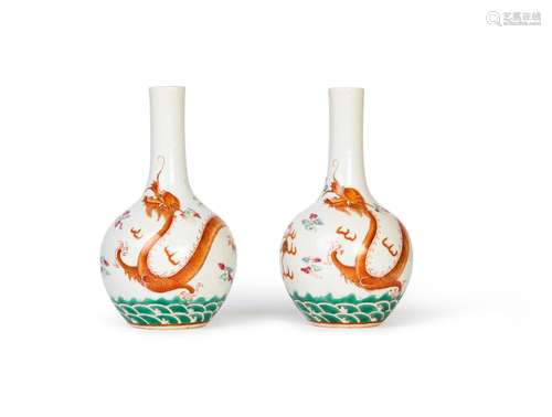 A PAIR OF CHINESE FAMILLE ROSE DRAGON VASES, QING DYNASTY (1...