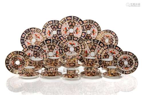 38 PCS ROYAL CROWN DERBY IMARI PORCELAIN