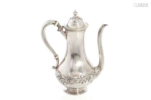 SMALL AMERICAN SILVER COFFEE POT, 305g