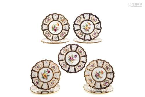 ELEVEN ENGLISH PARAGON PORCELAIN DESSERT PLATES