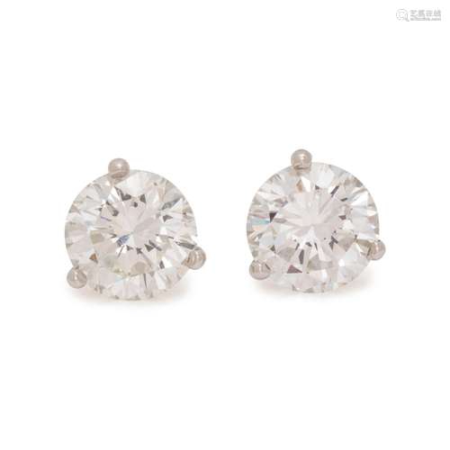 DIAMOND STUD EARRINGS