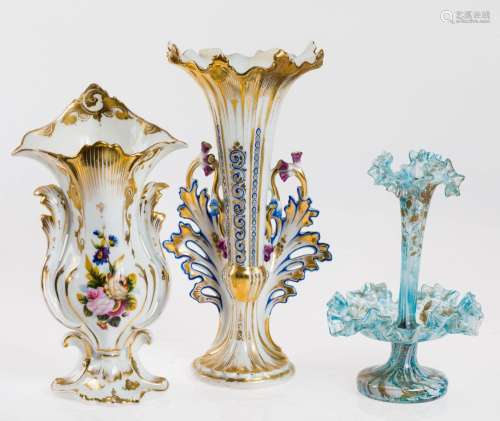 Two Elizabethan porcelain vases, Spain, 19th century