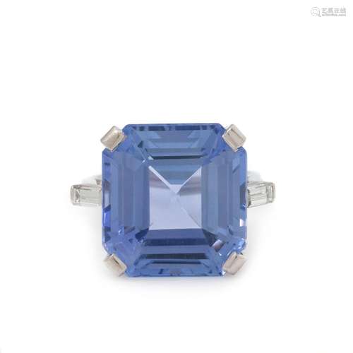 AN IMPRESSIVE UNHEATED CEYLON SAPPHIRE AND DIAMOND RING