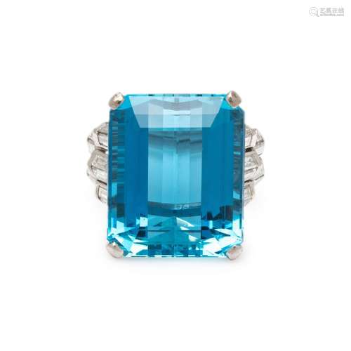 AQUAMARINE AND DIAMOND RING