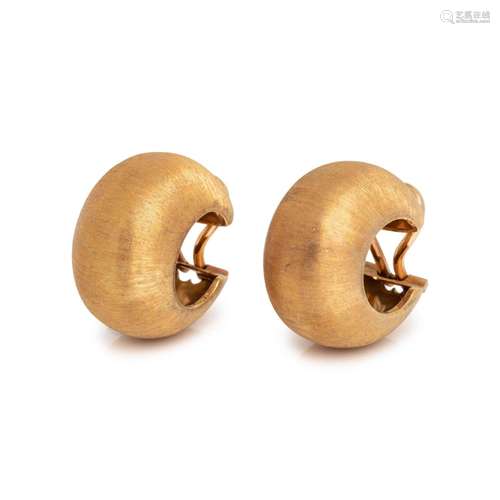 BUCCELLATI, YELLOW GOLD HOOP EARCLIPS