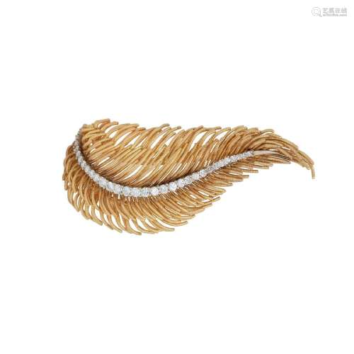 YELLOW GOLD AND DIAMOND FEATHER BROOCH