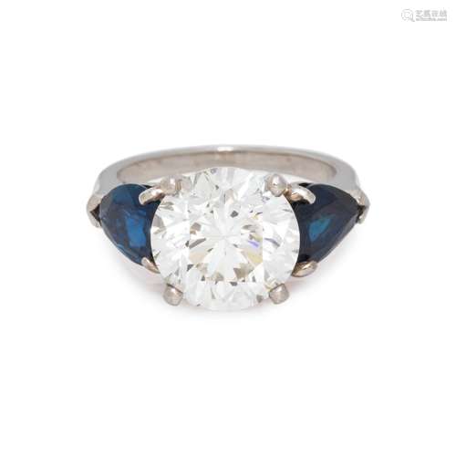 DIAMOND AND SAPPHIRE RING