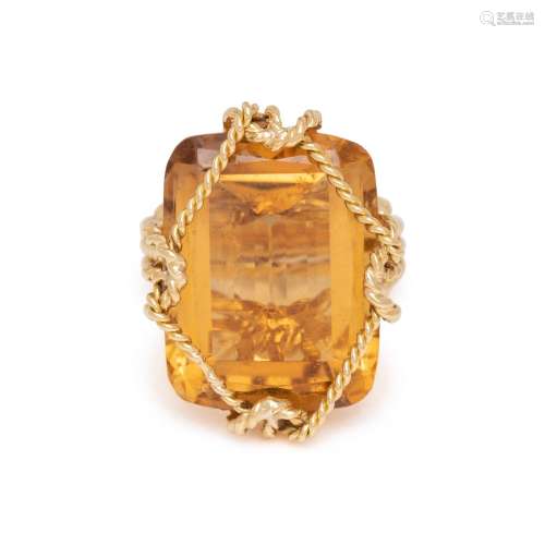 YELLOW GOLD AND CITRINE RING