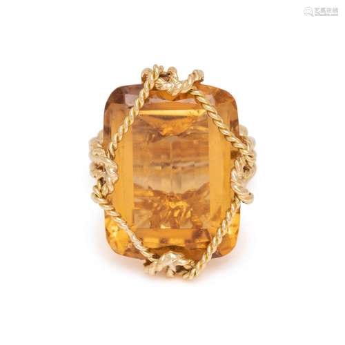 YELLOW GOLD AND CITRINE RING