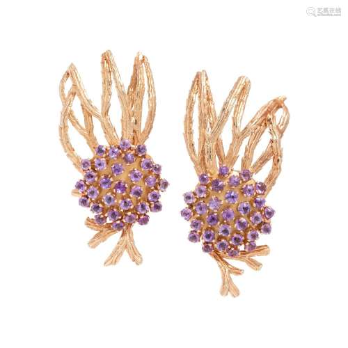 MARIANNE OSTIER, YELLOW GOLD AND AMETHYST EARCLIPS