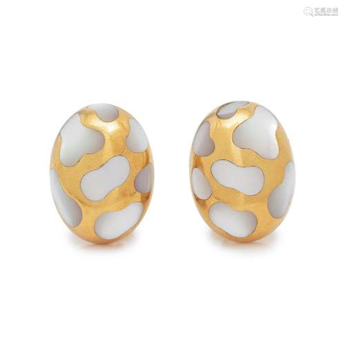 ANGELA CUMMINGS, YELLOW GOLD AND MOTHER-OF-PEARL EARCLIPS