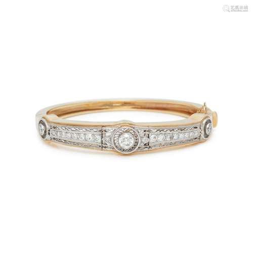 YELLOW GOLD, PLATINUM AND DIAMOND BANGLE BRACELET