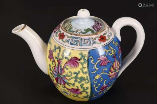 Early 20th Century Russian Porcelain Teapot,