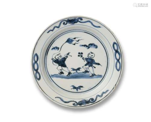 A CHINESE BLUE AND WHITE PORCELAIN CIRCULAR ‘BOYS WITH KITES...