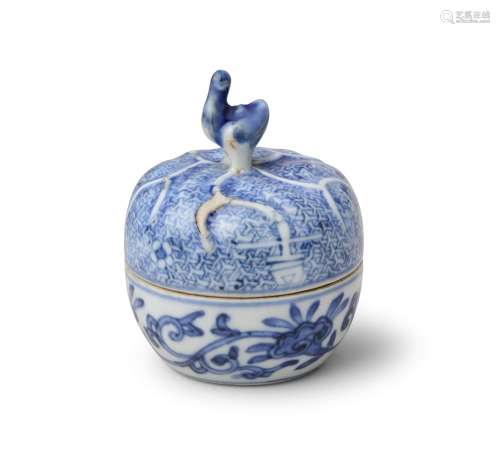 A CHINESE BLUE AND WHITE PORCELAIN INCENSE BOX AND COVER, KO...