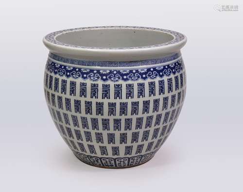 A LARGE CHINESE BLUE AND WHITE PORCELAIN ‘HUNDRED SHOU-CHARA...