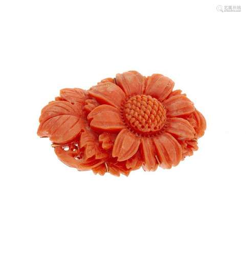 Japanese corallium flower-shaped brooch. Japanese coral broo...